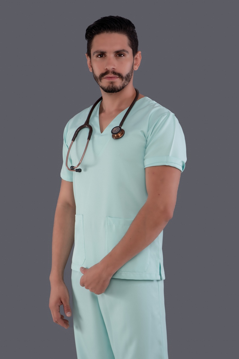 scrub-blusa-verde-5cc363bbb7ad5